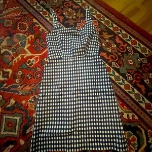 *Never worn* J Crew size 6 dress. Zipper in the back. Mid-length. Like new.